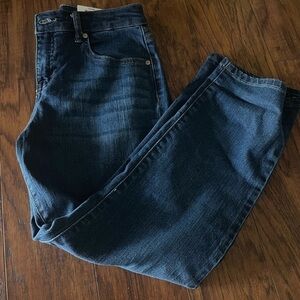 Style & Co Jeans Curvy Capri Size 2P